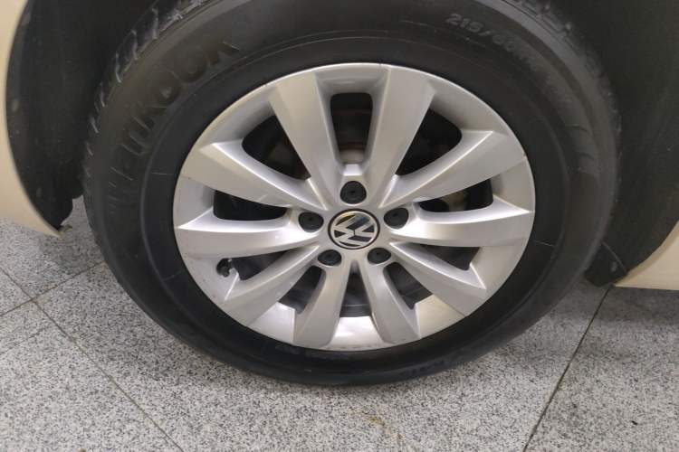 Used Volkswagen Beetle 2015 180TSI model Exterior 5