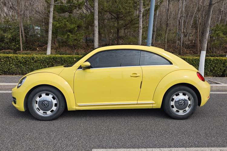 Used Volkswagen Beetle 2015 180TSI model Exterior 9