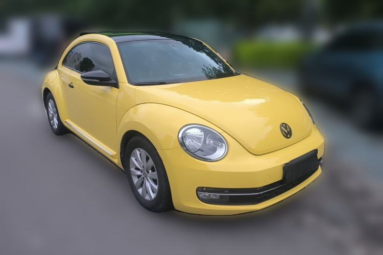 Used Volkswagen Beetle 2015 180TSI model Front Right 45 Deg