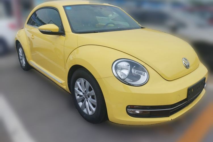 Used Volkswagen Beetle 2015 180TSI model Front Right 45 Deg