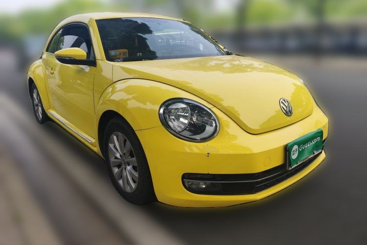 Used Volkswagen Beetle 2015 180TSI model Front Right 45 Deg