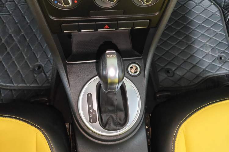 Used Volkswagen Beetle 2015 180TSI model Gear Lever