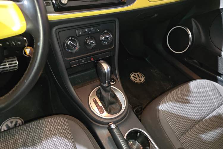 Used Volkswagen Beetle 2015 180TSI model Gear Lever