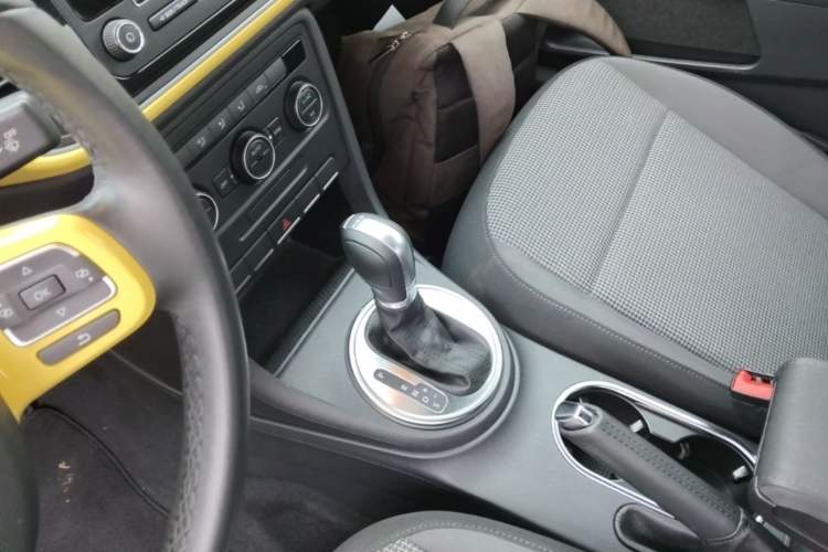 Used Volkswagen Beetle 2015 280TSI Gear Lever