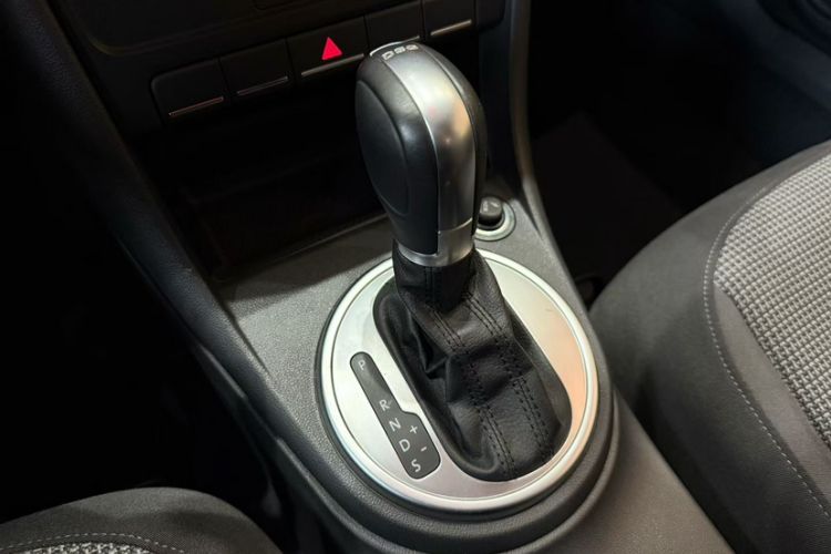 Used Volkswagen Beetle 2015 180TSI model Gear Lever