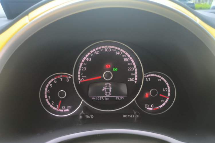 Used Volkswagen Beetle 2015 180TSI model Instrument Cluster