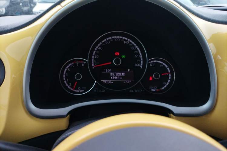 Used Volkswagen Beetle 2015 180TSI model Instrument Cluster