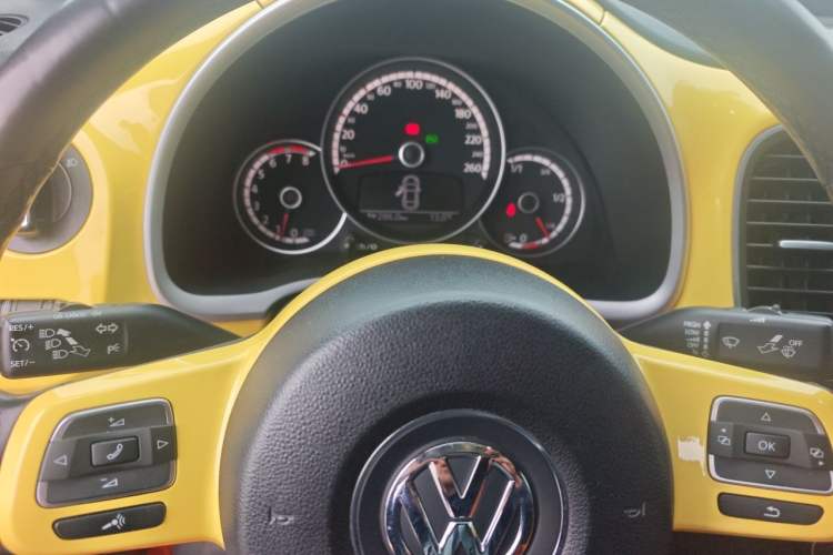 Used Volkswagen Beetle 2015 180TSI model Instrument Cluster