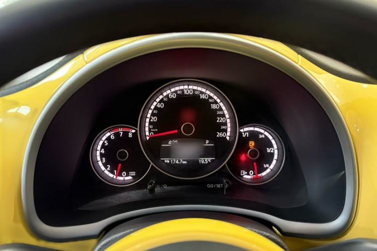 Used Volkswagen Beetle 2015 180TSI model Instrument Cluster