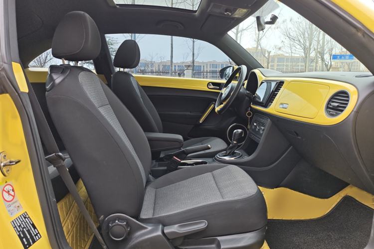 Used Volkswagen Beetle 2015 180TSI model Interior 3
