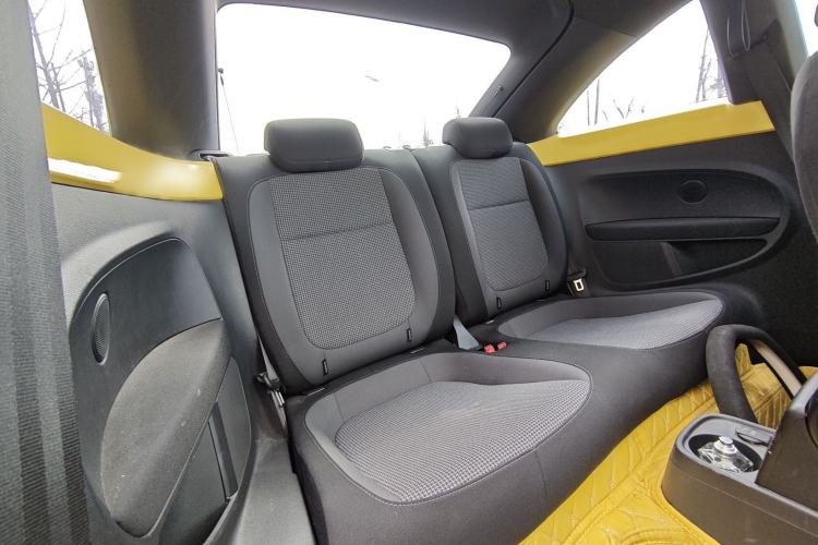 Used Volkswagen Beetle 2015 180TSI model Interior 4