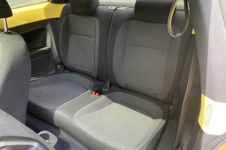 Used Volkswagen Beetle 2015 180TSI model Interior 7