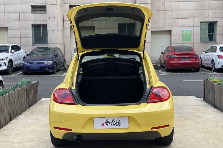 Used Volkswagen Beetle 2015 180TSI model Interior 8