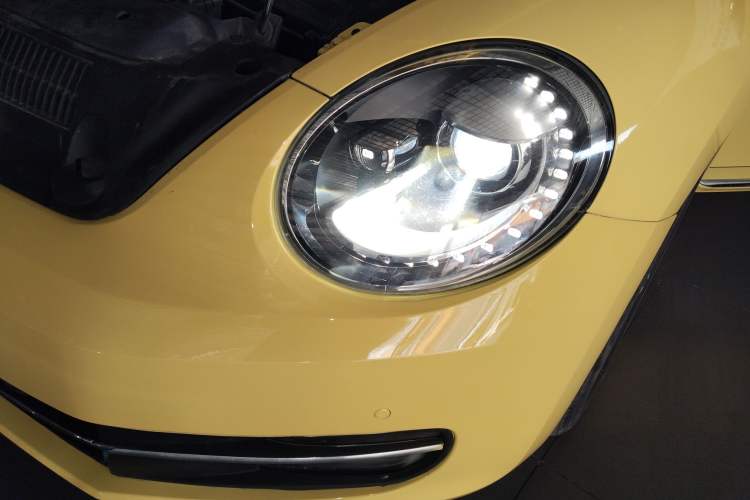 Used Volkswagen Beetle 2015 180TSI model Left Front Headlight