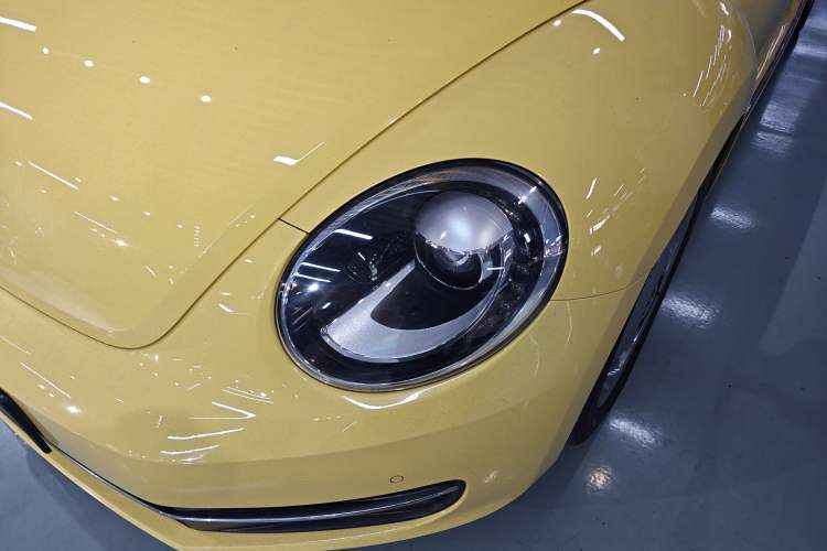 Used Volkswagen Beetle 2015 180TSI model Left Front Headlight