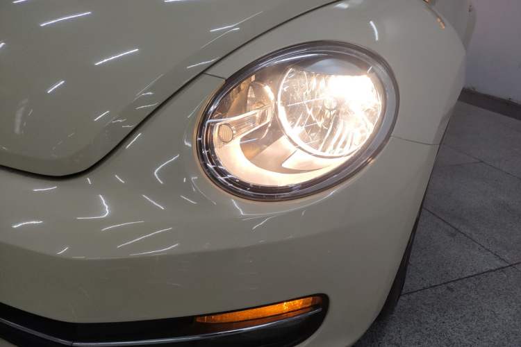 Used Volkswagen Beetle 2015 180TSI model Left Front Headlight