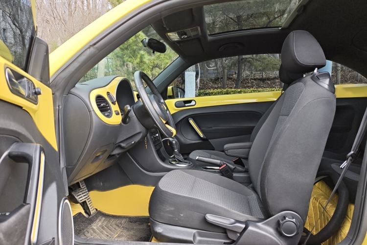 Used Volkswagen Beetle 2015 180TSI model Left Front Seat