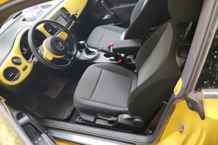 Used Volkswagen Beetle 2015 180TSI model Left Front Seat