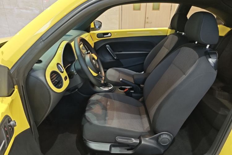 Used Volkswagen Beetle 2015 180TSI model Left Front Seat