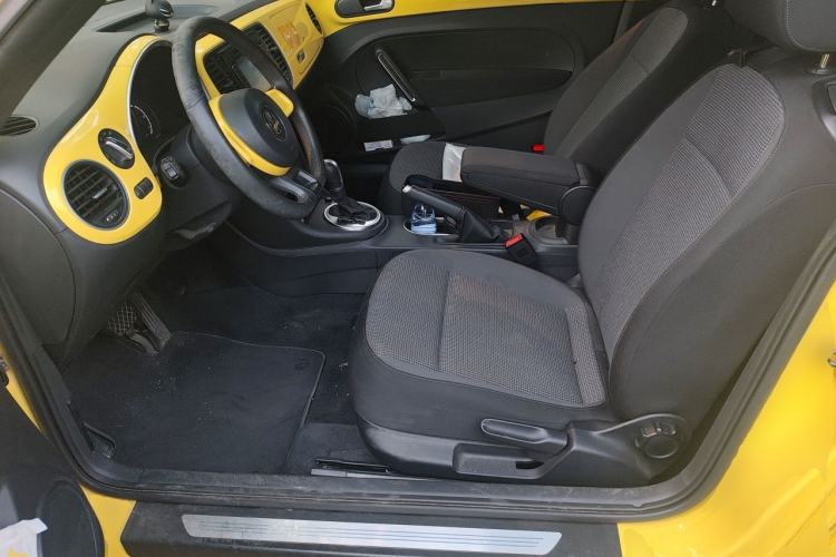 Used Volkswagen Beetle 2015 180TSI model Left Front Seat
