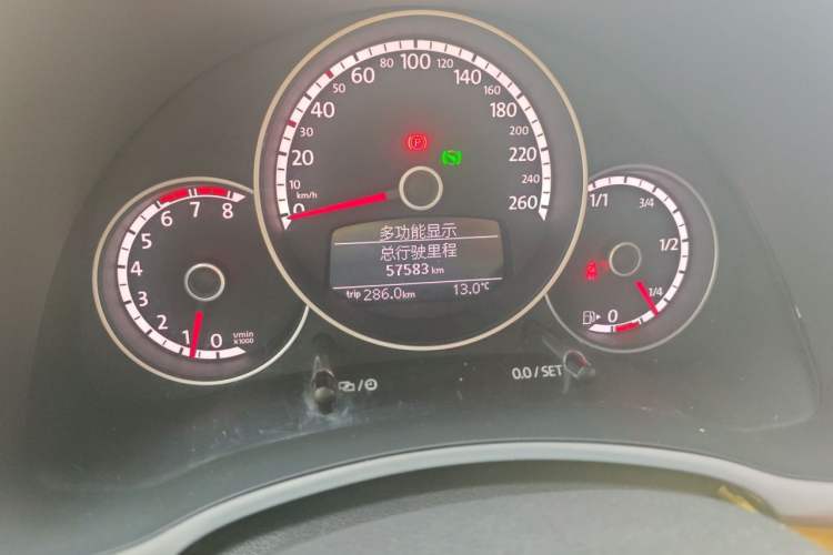 Used Volkswagen Beetle 2015 180TSI model Odometer Close Up