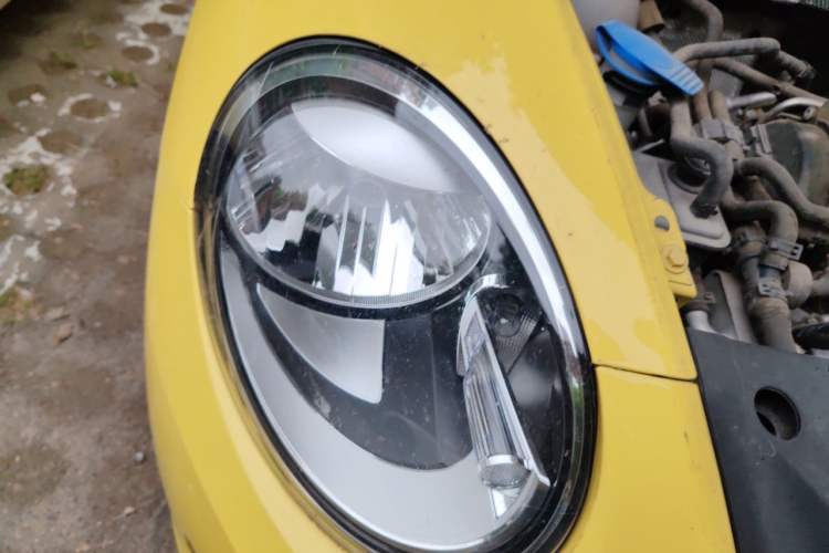 Used Volkswagen Beetle 2015 180TSI model Right Front Headlight