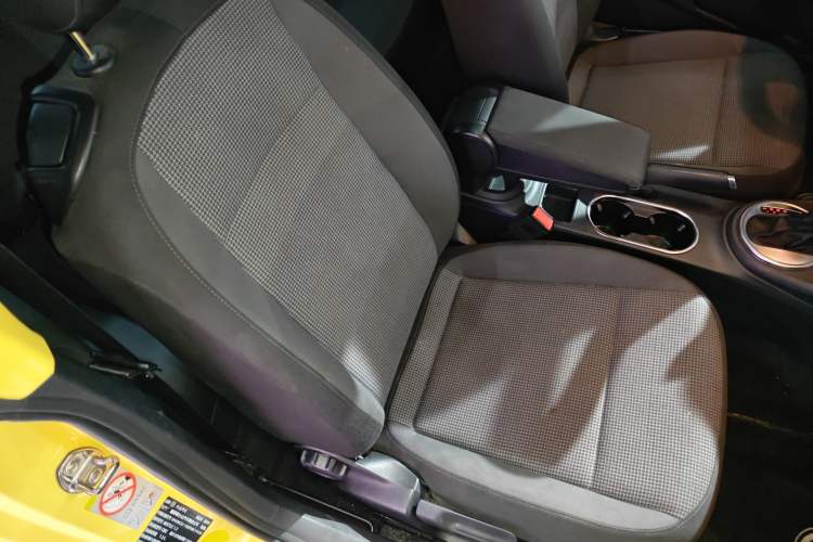 Used Volkswagen Beetle 2015 180TSI model Right Front Seat