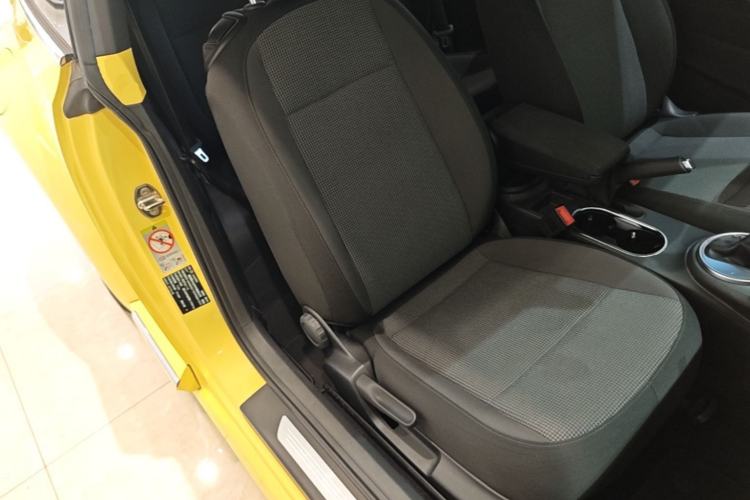 Used Volkswagen Beetle 2015 180TSI model Right Front Seat
