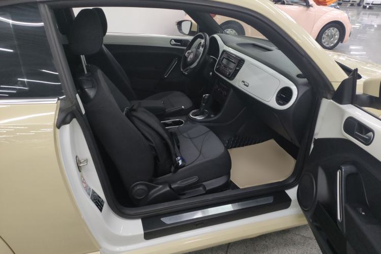 Used Volkswagen Beetle 2015 180TSI model Right Front Seat