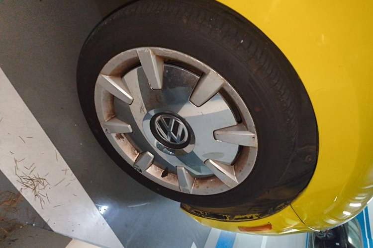Used Volkswagen Beetle 2015 280TSI Right Front Wheel Hub