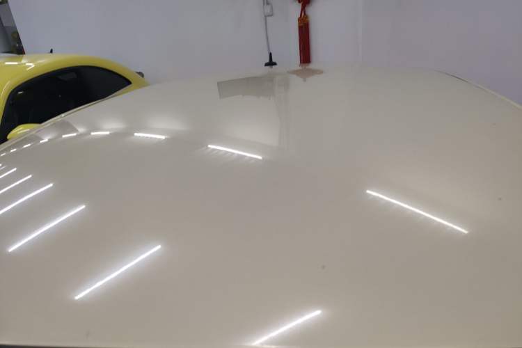 Used Volkswagen Beetle 2015 180TSI model Roof