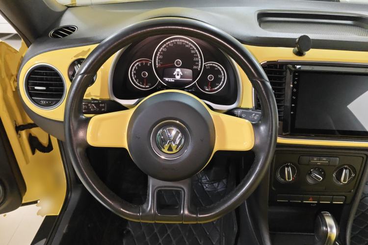 Used Volkswagen Beetle 2015 180TSI model Steering Wheel
