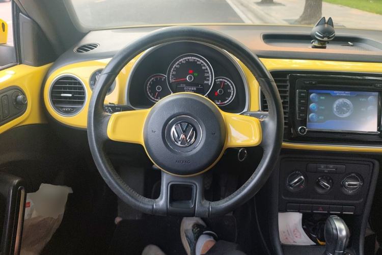 Used Volkswagen Beetle 2015 180TSI model Steering Wheel