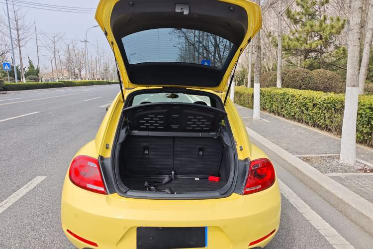Used Volkswagen Beetle 2015 180TSI model Trunk
