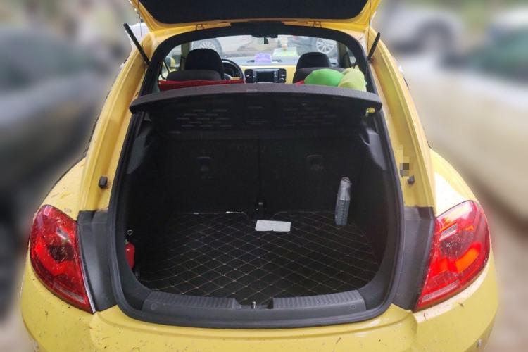 Used Volkswagen Beetle 2015 180TSI model Trunk