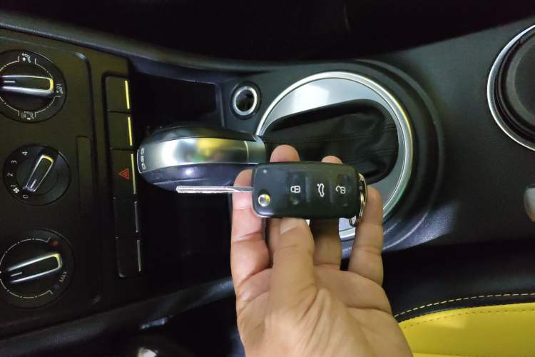 Used Volkswagen Beetle 2015 180TSI model Vehicle Key