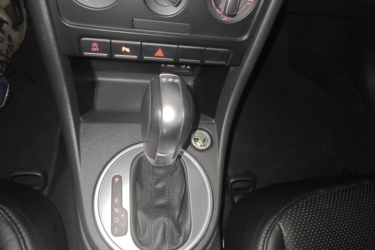 Used Volkswagen Beetle 2016 180TSI Dune Off-Road Edition Gear Lever