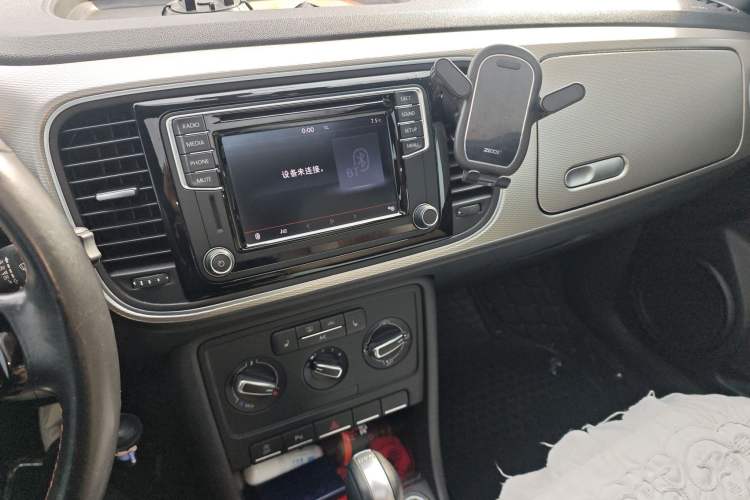 Used Volkswagen Beetle 2016 180TSI Club Edition Audio And AC Panel