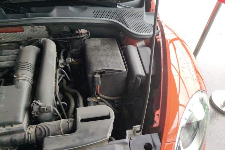 Used Volkswagen Beetle 2016 180TSI Club Edition Engine Bay Left