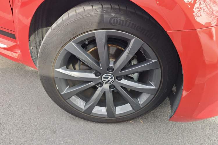 Used Volkswagen Beetle 2016 180TSI Club Edition Right Front Wheel Hub