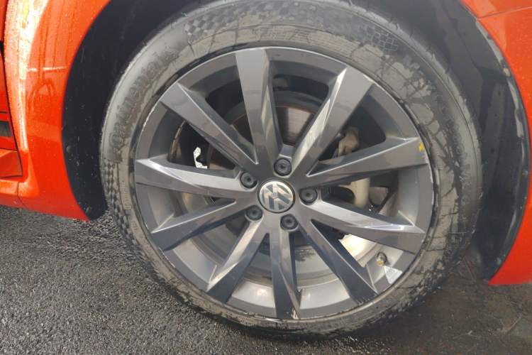 Used Volkswagen Beetle 2016 180TSI Club Edition Right Front Wheel Hub