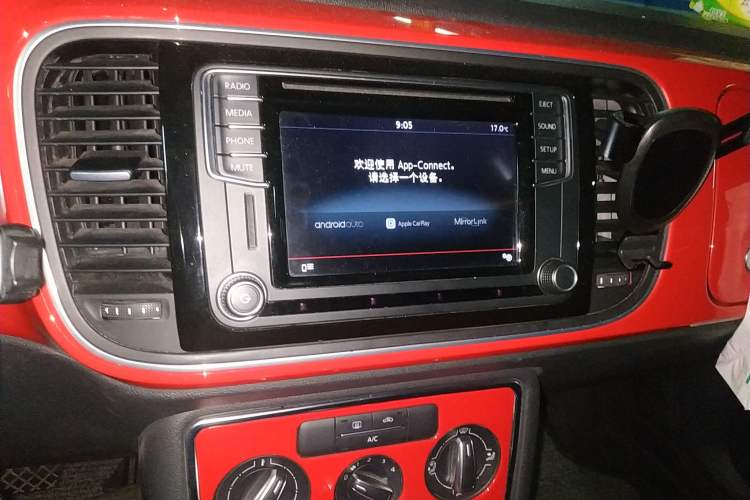 Used Volkswagen Beetle 2016 180TSI Club Edition Audio And AC Panel