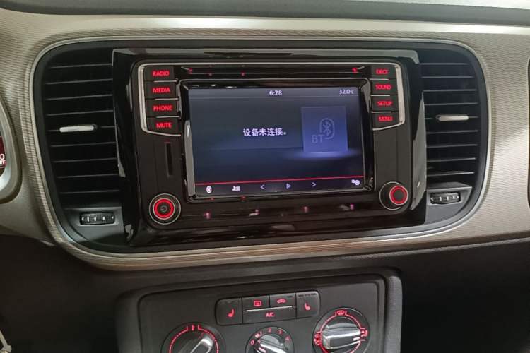 Used Volkswagen Beetle 2016 180TSI Club Edition Audio And AC Panel