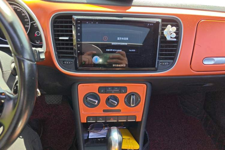 Used Volkswagen Beetle 2016 180TSI Club Edition Audio And AC Panel