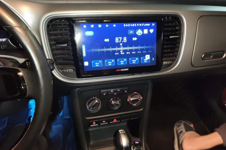 Used Volkswagen Beetle 2016 180TSI Club Edition Audio And AC Panel