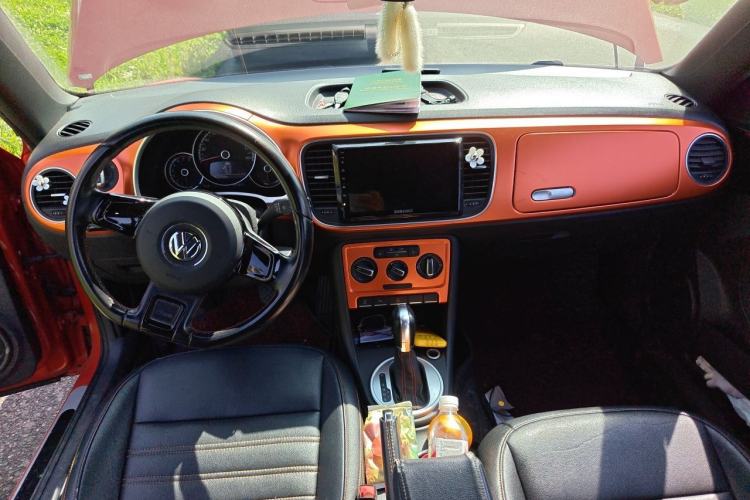 Used Volkswagen Beetle 2016 180TSI Club Edition Center Console