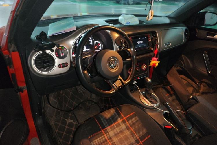 Used Volkswagen Beetle 2016 180TSI Club Edition Center Console