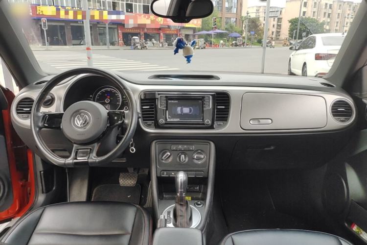 Used Volkswagen Beetle 2016 180TSI Club Edition Center Console