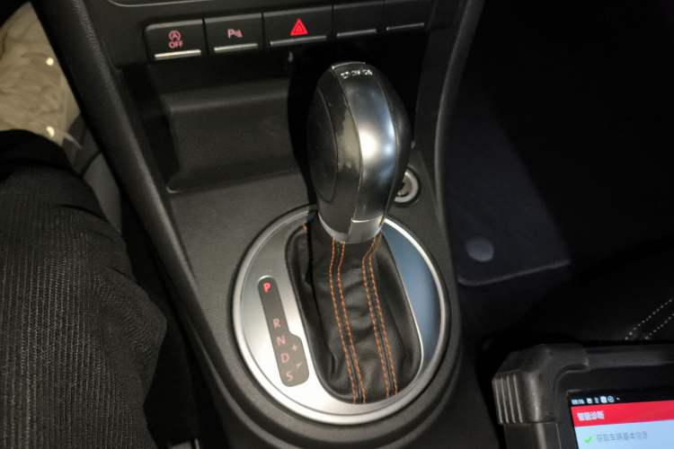 Used Volkswagen Beetle 2016 180TSI Club Edition Gear Lever