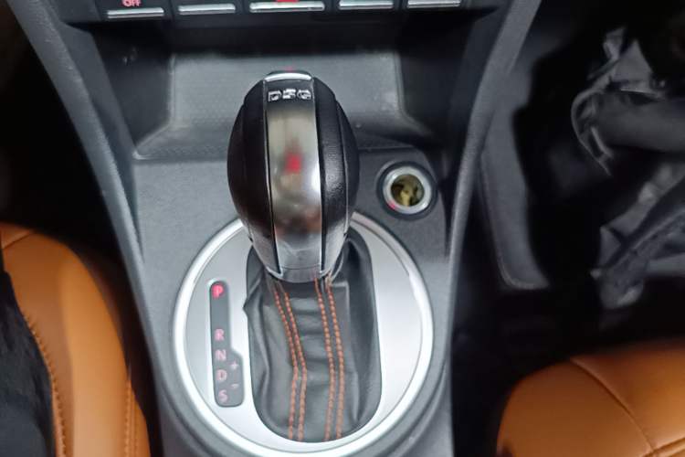 Used Volkswagen Beetle 2016 180TSI Club Edition Gear Lever